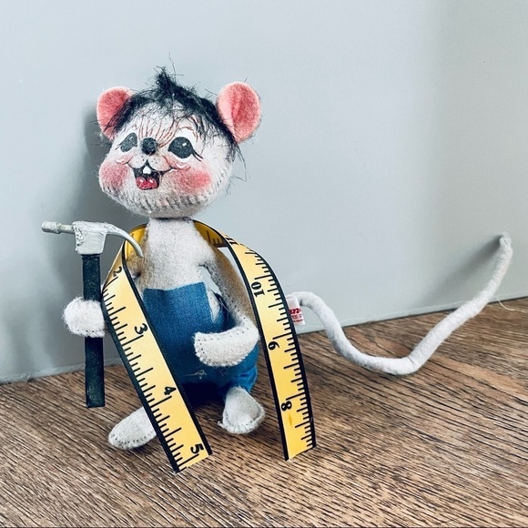 ‘00 ANNALEE Mobilitee Carpenter Handyman Mouse 2000 Hammer Measuring Tape - Picture 1 of 8